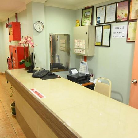 Oyo 89642 Highway Inn Mukah Bagian luar foto